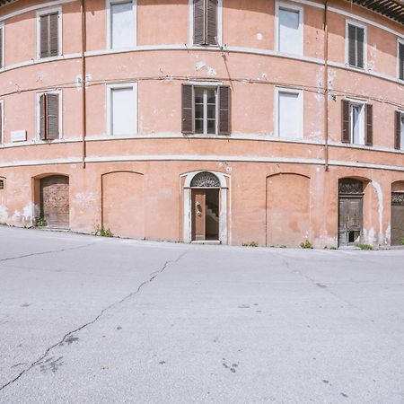 Bhr - Appartamento Dell'Anfiteatro Spoleto Exterior photo